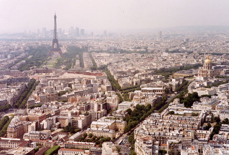 Paris.wiki.800pix.eiffelview